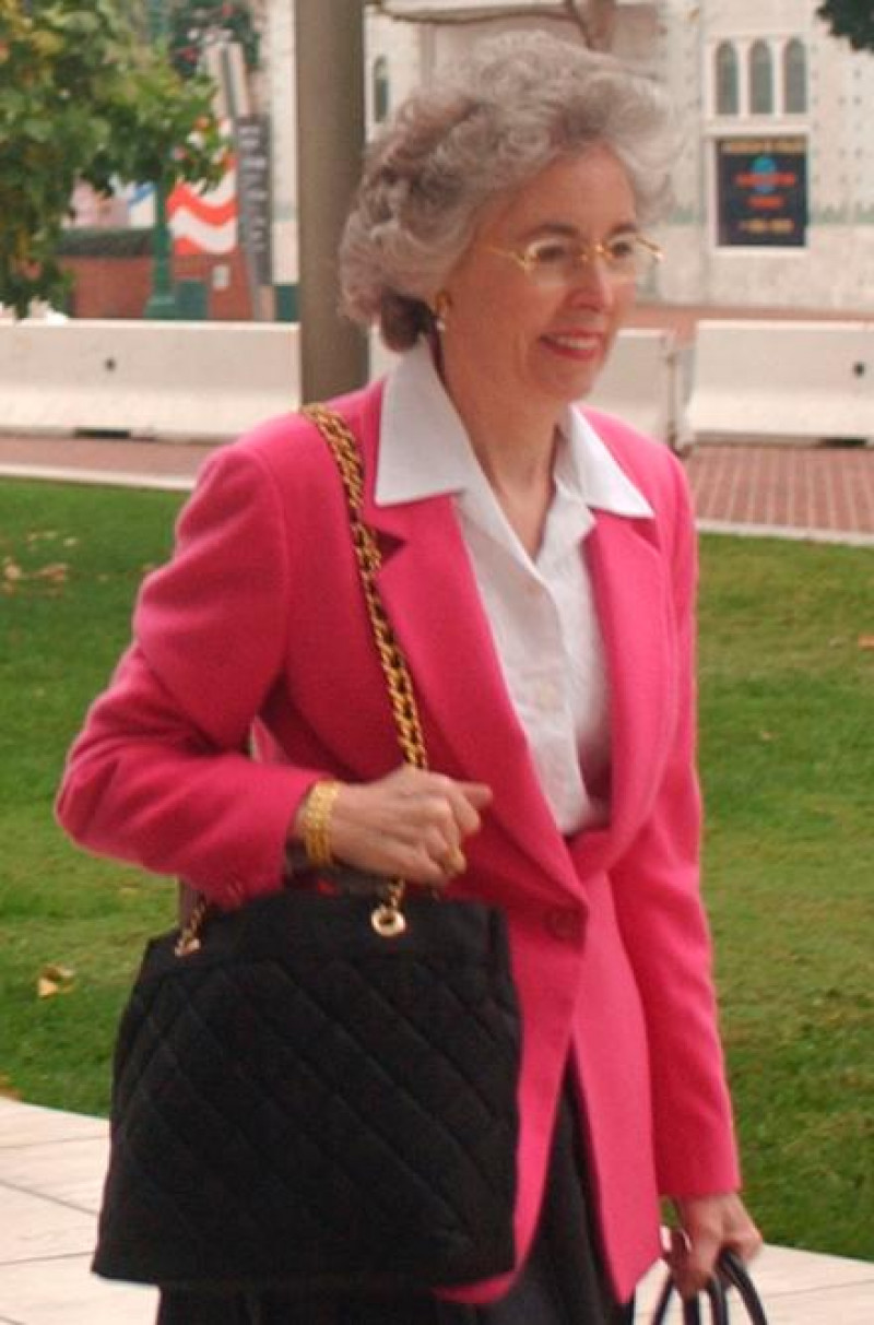 Elaine Tettemer Marshall là nữ tỷ phú giàu có trong lĩnh vực dầu khí của Mỹ. Tài sản của bà hiện ước tính 16,2 tỷ USD.