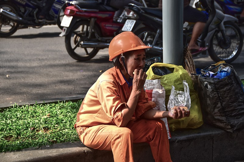 Ráng nuốt cho trôi rồi 