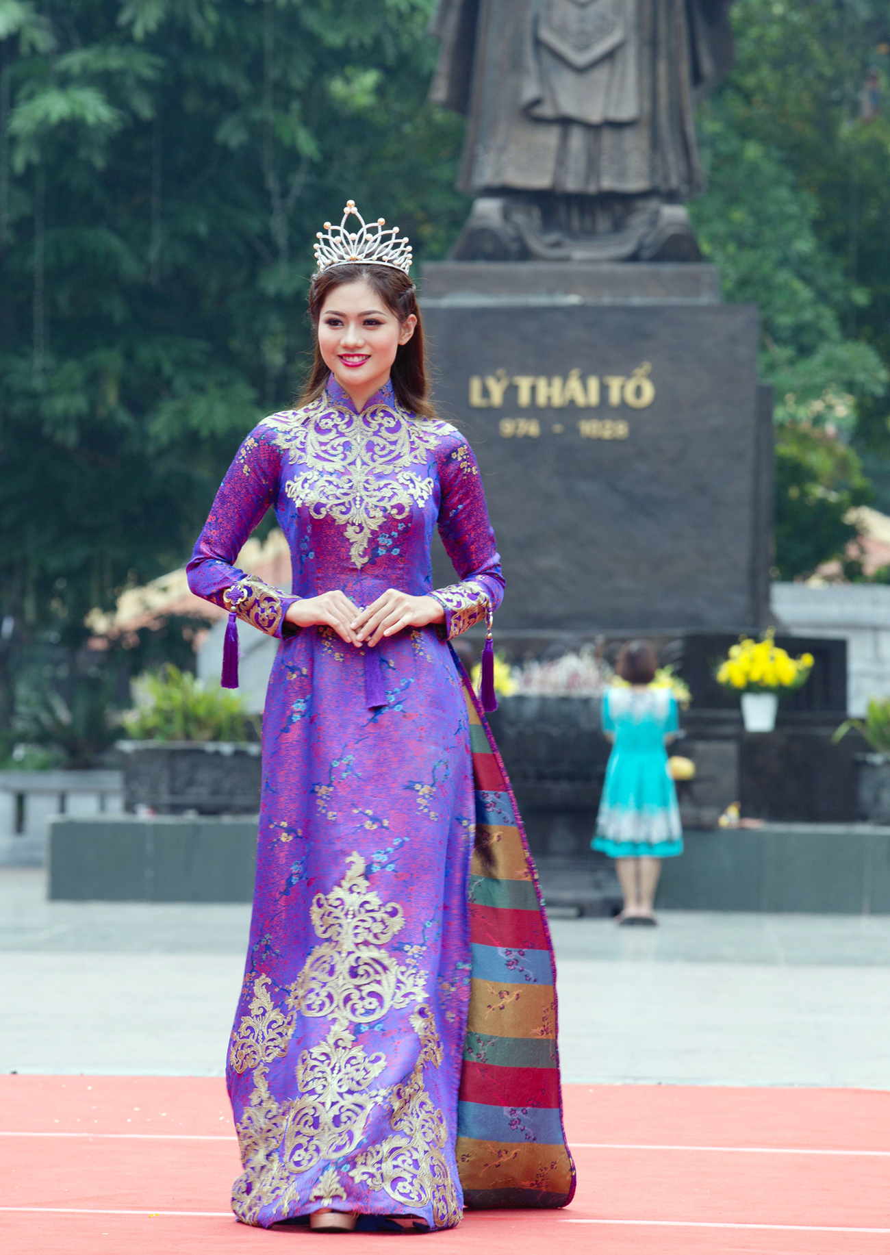 Trong vai trò Đại sứ Chương trình Mottainai 2018, Hoa khôi Vũ Hương Giang không chỉ tham gia cuộc thi chạy Mottainai Run mà còn trình diễn áo dài trong màn thời trang Giao lưu văn hóa Việt - Nhật. 