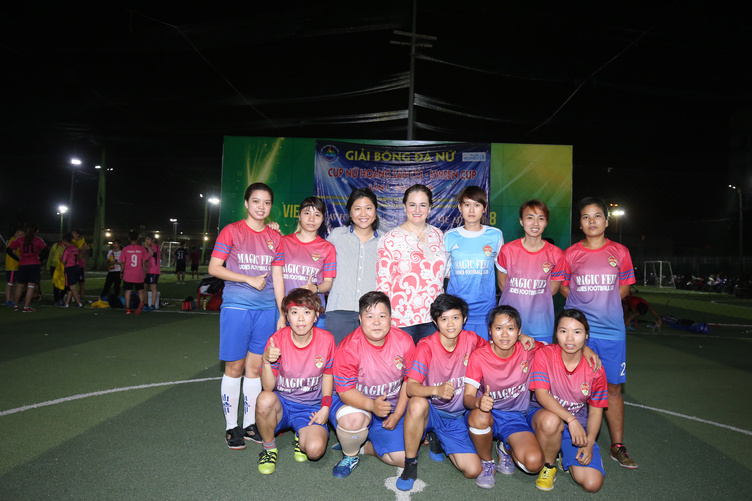 Giải bóng đá này do Cơ quan Liên hợp quốc về Bình đẳng giới và Trao quyền cho Phụ nữ (UN Women) tại Việt Nam và Nhóm cộng đồng “Phụ nữ làm nên sự khác biệt” tổ chức tại sân vận động mini Chảo Lửa, thành phố Hồ Chí Minh với sự góp mặt của 06 đội bóng đá nữ phong trào hiện đang sinh hoạt tại thành phố Hồ Chí Minh và các tỉnh lân cận.

