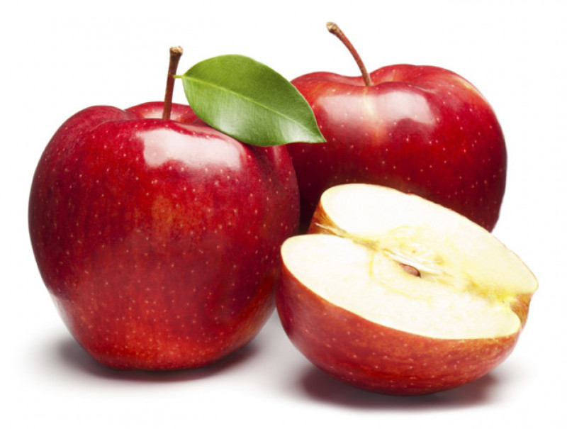 Quả táo: Các nhà khoa học đã chứng minh những người thường xuyên ăn táo mỗi ngày sẽ giảm nguy cơ mắc các bệnh ung thư đến mức thấp nhất so với những người khác.