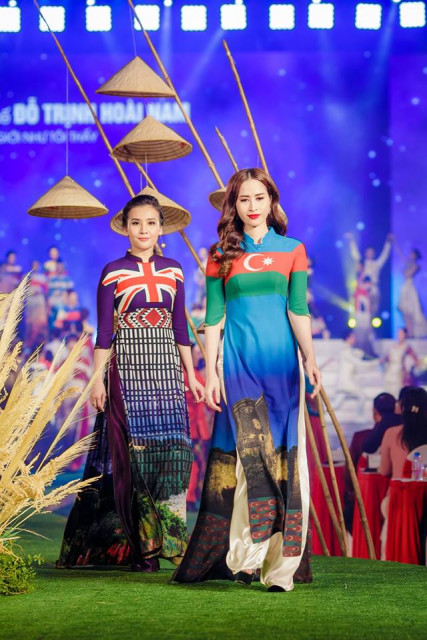 Các thiết kế áo dài độc đáo với họa tiết Quốc kỳ và di sản, kiến trúc đặc trưng của 54 đất nước của Đỗ Trịnh Hoài Nam đã góp phần tạo nên mới mẻ, hấp dẫn của Lễ hội Áo dài TPHCM 2018.
