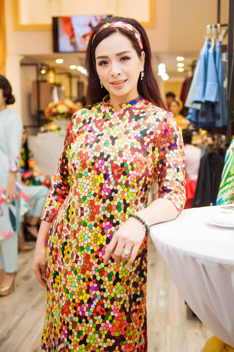 Sự kiện thời trang của 2 nhà thiết kế Ly Eva - Hà Minh Phúc vào tối qua ngoài Đan Lê, Việt Anh còn có sự tham gia của nhiều nghệ sĩ khác như cựu siêu mẫu Thúy Hằng