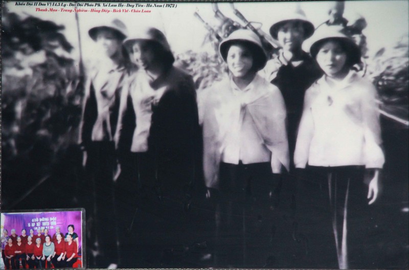 Các nữ dân quân của một Khẩu đội thuộc Đại đội pháo phòng không Lam Hạ năm 1972 (ảnh tư liệu)
