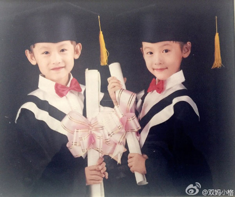 Trước đó, họ cùng tốt nghiệp cử nhân tại Đại học Phục Đán danh tiếng ở thành phố Thượng Hải, Trung Quốc.

