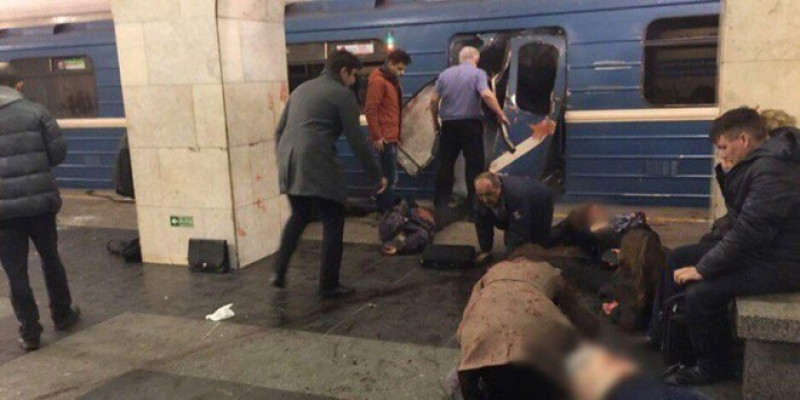 Hiện tuyến đường tàu điện ngầm tại Moskva cũng đang được áp dụng các biện pháp an ninh bổ sung. Hãng tin Anh Reuters đưa tin đã xảy ra hai vụ nổ tại hai toa tàu điện ngầm trên hai ga khác nhau.  