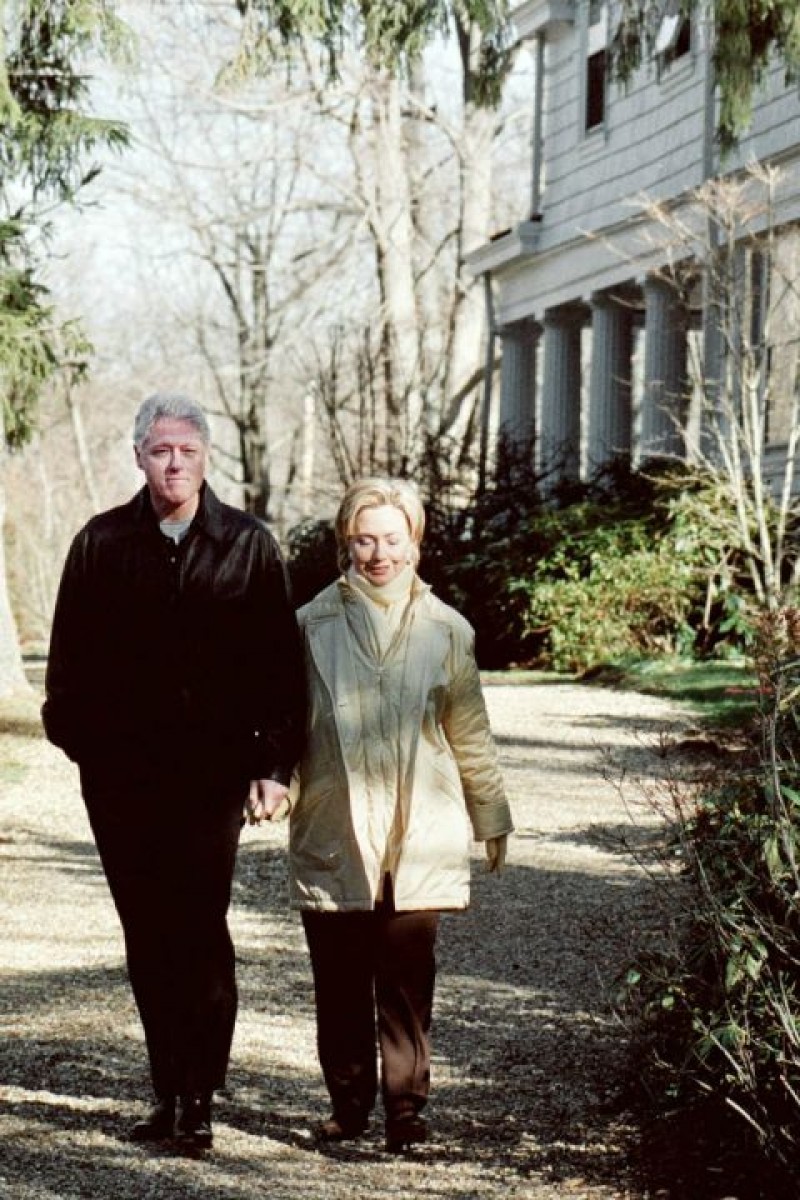 Gia đình Clinton đã mua căn biệt thự này với giá 1,7 triệu USD. Hiện nay nó được các chuyên gia bất động sản định giá lên đến 2,5 triệu USD.