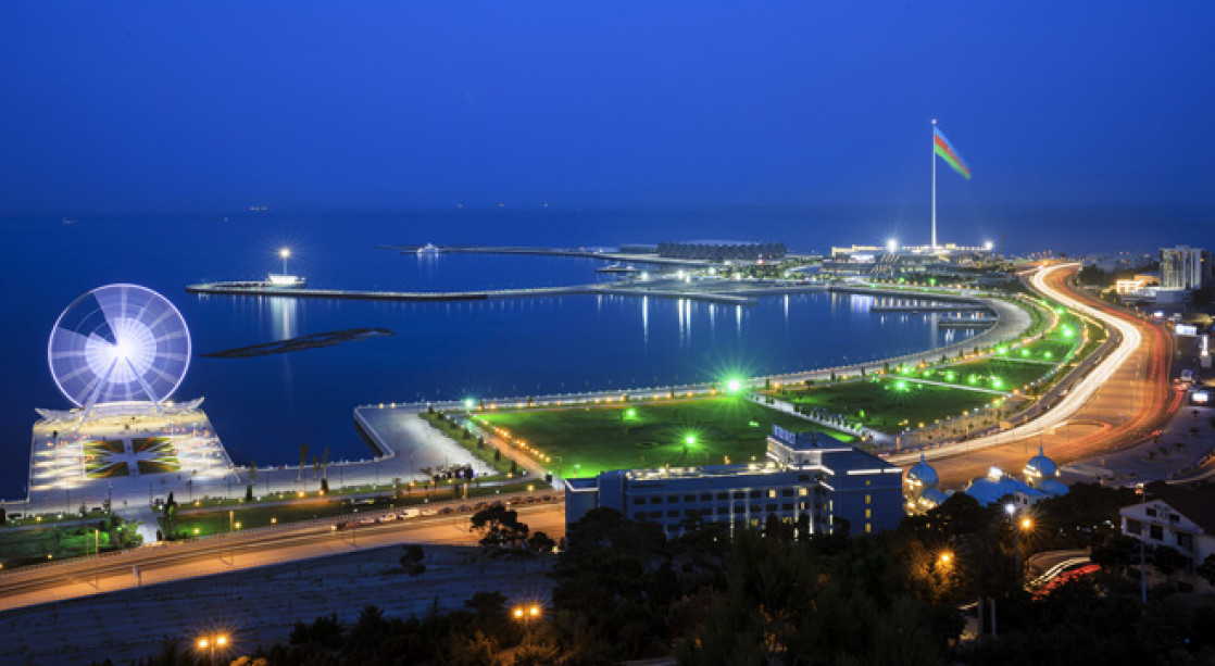 Thành phố Baku - Thủ đô của Azerbaijan về đêm