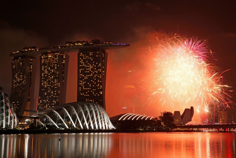 Pháo hoa rực sáng ở Marina Bay, Singapore