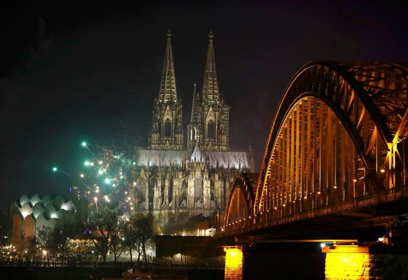 Pháo hoa tại nhà thờ Thánh Peter ở Cologne, Đức