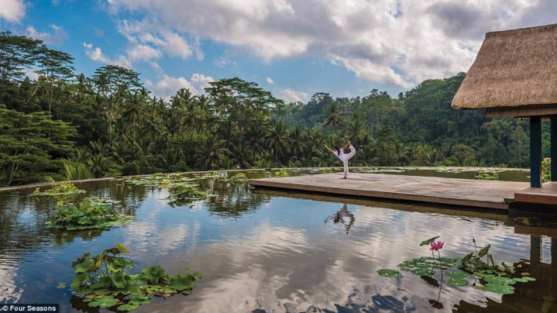 Tập yoga và đi spa là những điều vợ chồng ông Obama muốn trải nghiệm.