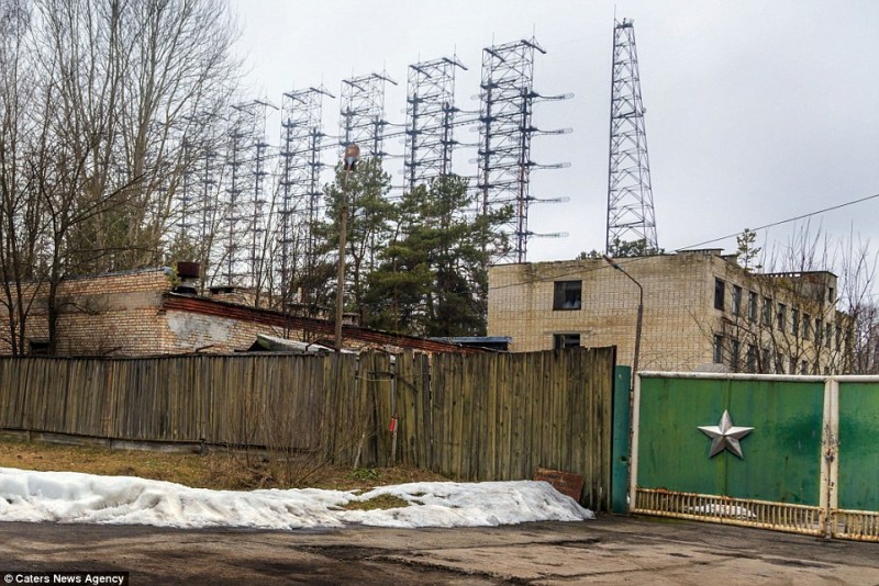Các bệnh viện, trường học, cơ quan làm việc tại Pripyat bị tàn phá và bỏ hoang từ 30 năm trước.