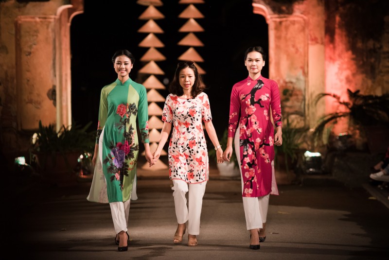 Đào Thị Hà sẽ cùng với các người mẫu khác chính thức trình diễn hàng trăm bộ áo dài của hơn 30 nhà thiết kế tại Festival Áo dài Hà Nội 2016 (diễn ra từ ngày 14 đến 16/10 tại Hoàng thành Thăng Long, Hà Nội).