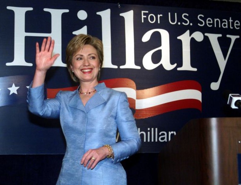 Ngồi vững trên ghế Thượng nghị sĩ Hoa Kỳ được 9 năm ( từ 2001-2009), trong khoảng thời gian này, Hillary Clinton luôn tỏ rõ sự bản lĩnh, kiên quyết của mình trong những vấn đề liên quan đến “quốc gia đại sự” như quan tâm vào an ninh nội địa, khả năng phòng thủ trong khu vực thành phố New York, đẩy mạnh việc hiện đại hoá y tế, ngăn chặn sai lầm trong việc chẩn đoán, điều trị bệnh. Đặc biệt, bà Clinton bày tỏ lập trường mạnh mẽ ủng hộ việc quân đội Mỹ can thiệp vào Afghanistan - với lợi ích đi kèm là cơ hội cải thiện đời sống của phụ nữ tại xứ sở này, những người đã phải chịu đựng những bất hạnh khủng khiếp dưới quyền cai trị của Taliban.
