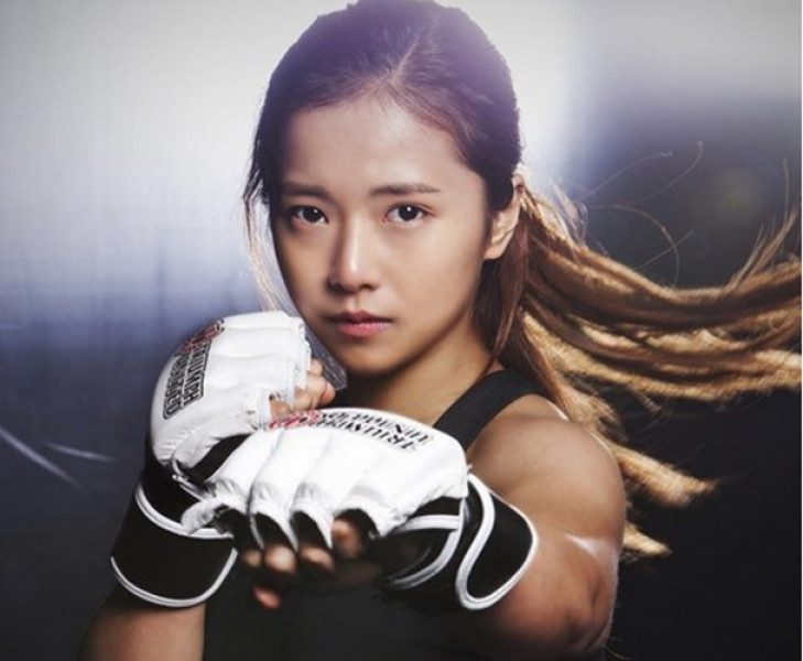 Song Ga Yeon là nữ võ sĩ MMA của Hàn Quốc, sinh năm 1994.