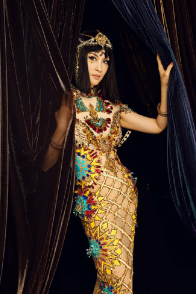 Thanh Mai cùng ekip của mình đã mất khá nhiều thời gian lên ý tưởng để hoá thân thành Nữ hoàng Cleopatra.