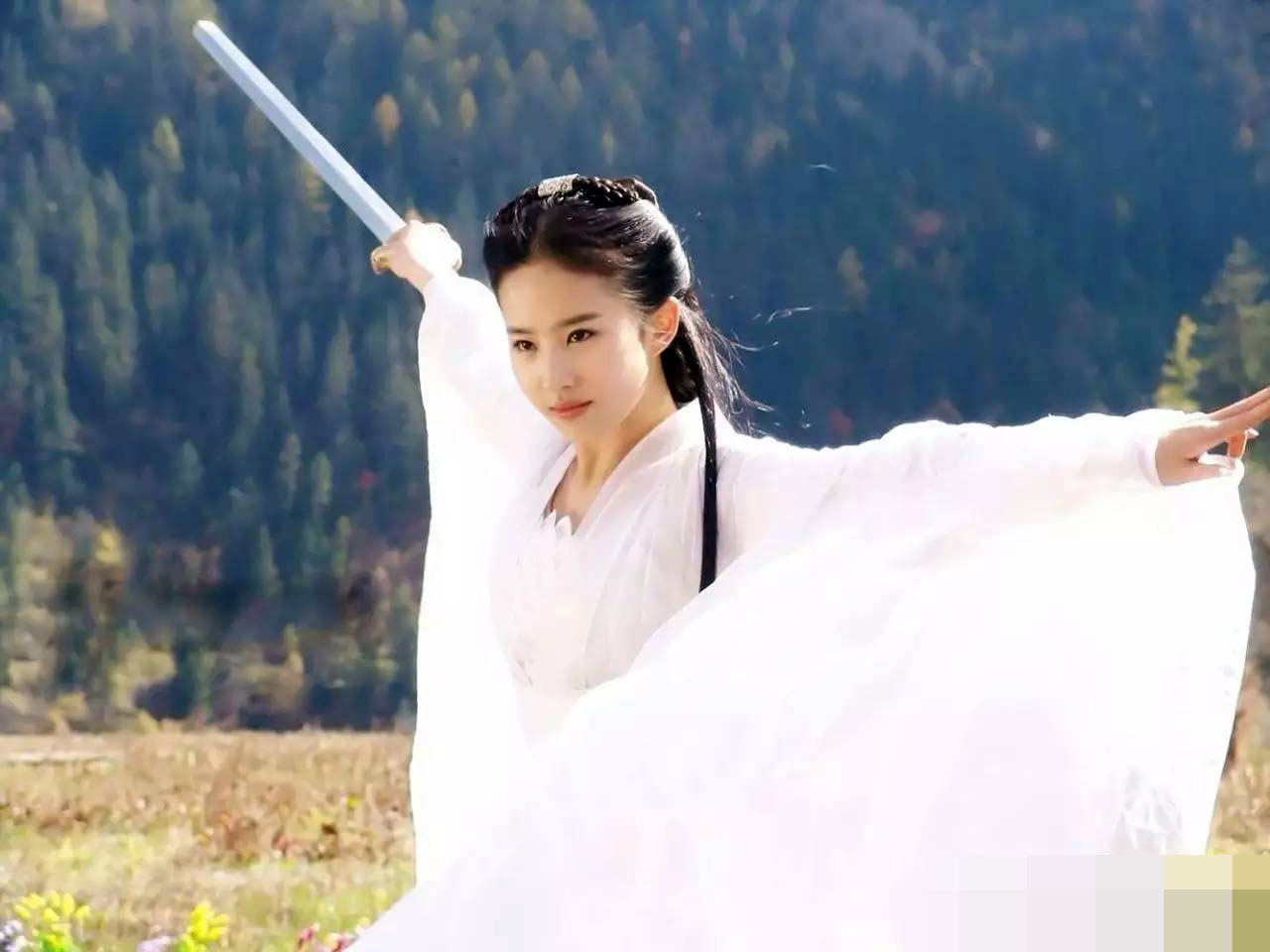 Năm 2006, diễn viên Lưu Diệc Phi khiến khán giả xôn xao với vẻ đẹp 
