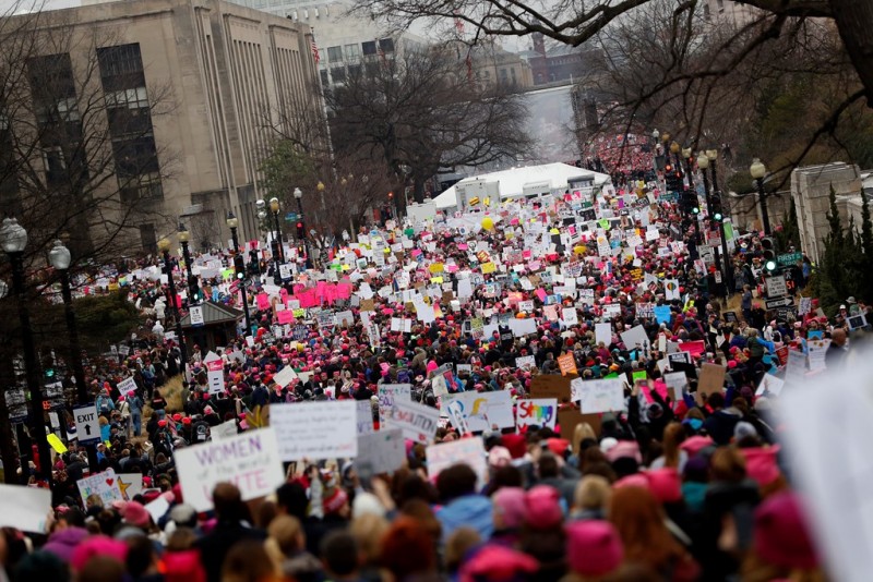 Ngoài thủ đô Washington D.C., cuộc biểu tình cũng kéo theo hàng trăm nghìn người khác xuống đường ở các thành phố lớn của Mỹ như New York, Boston, Denver, Los Angeles, Phoenix. 