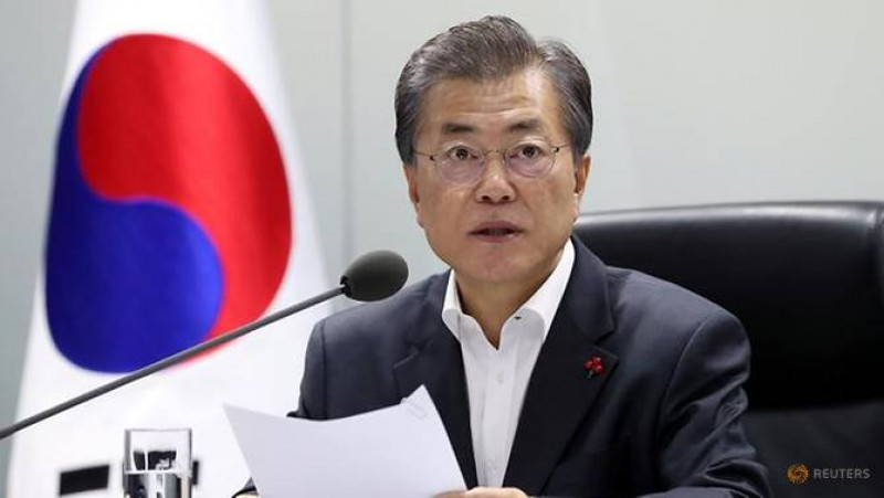 Tổng thống Moon Jae-in đã triệu tập một cuộc họp khẩn cấp để thảo luận tình hình và tìm cách khắc phục hậu quả. 