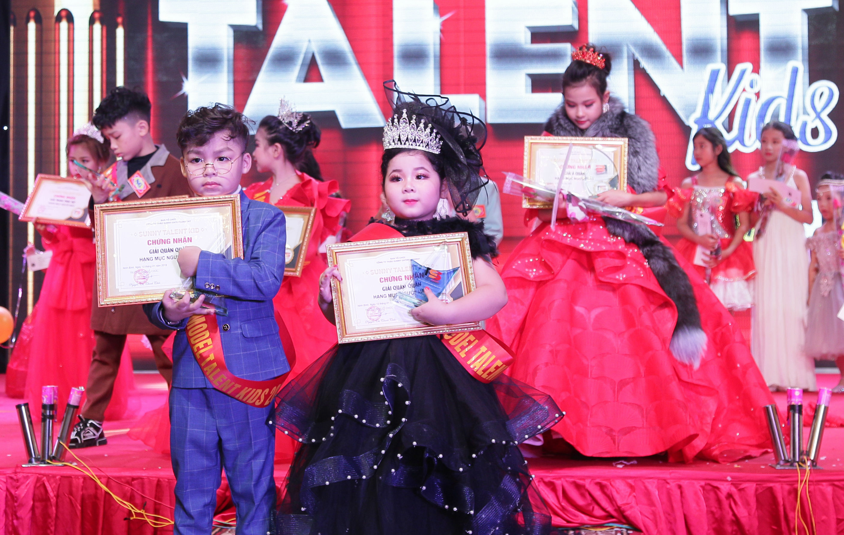 Sau phần tranh tài, Ban giám khảo đã chọn ra nhiều gương mặt xuất sắc để trao giải. Hai bé Phạm Hà My và Giang Hoàng Nam đã giành được ngôi Quán quân hạng mục mẫu Sunny Got Talent.