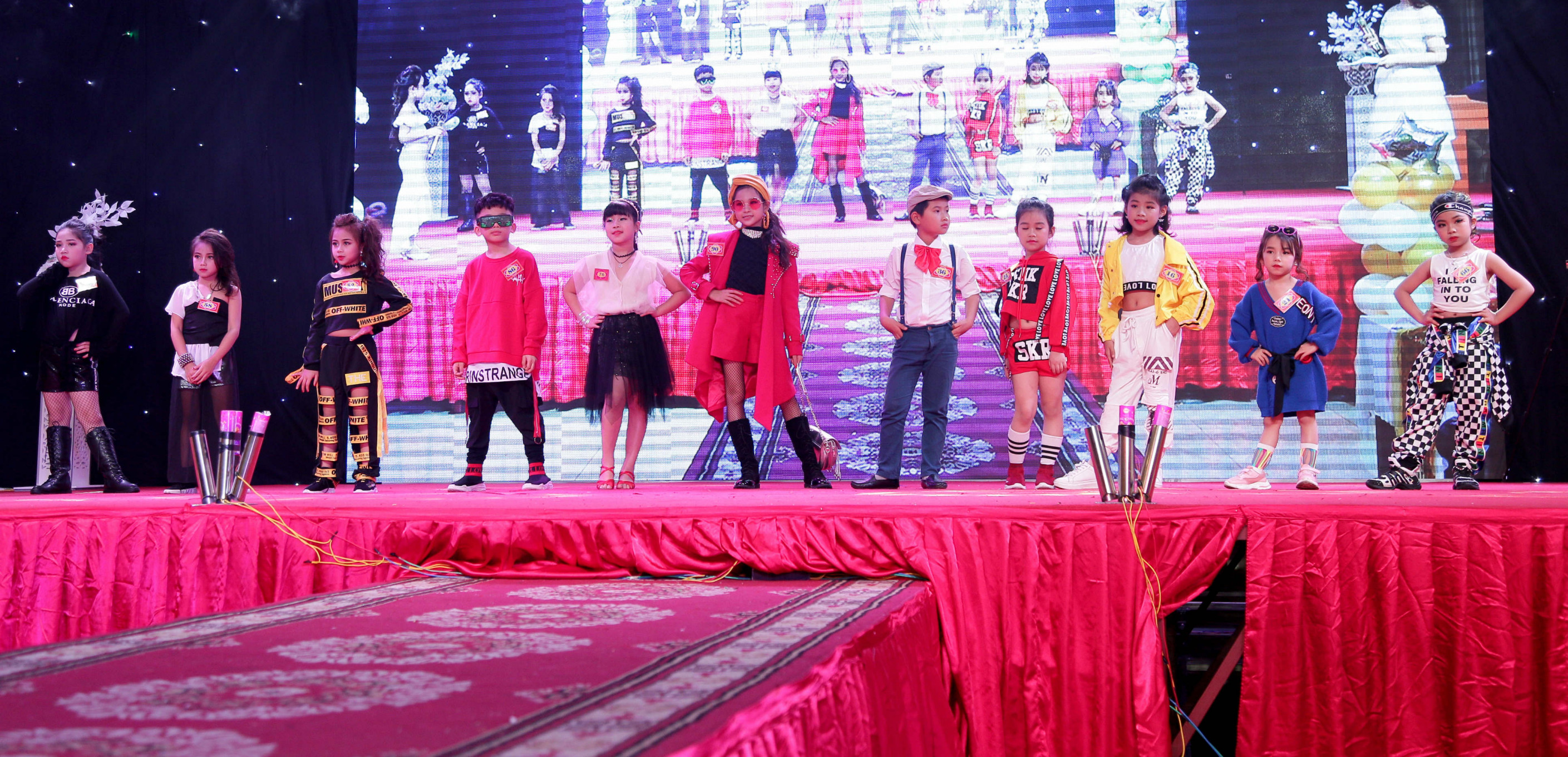 Cuộc thi Tìm kiếm tài năng Sunny Talent Kids 2019 vừa được tổ chức tại TP Ninh Bình với sự tham gia của các em nhỏ tuổi từ 4 đến 15 ở nhiều tỉnh thành trên cả nước. 