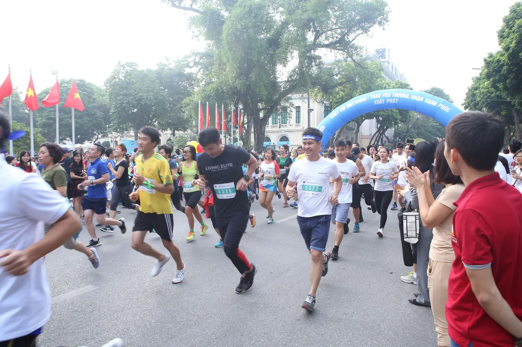 Đây là năm đầu tiên chương trình Mottainai tổ chức giải chạy, thu hút hàng nghìn người tham gia.