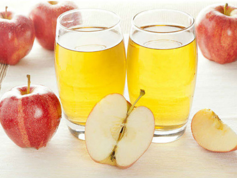 Giấm táo: Không gì có thể đánh bại được sức mạnh tuyệt vời của giấm táo với một hệ thống làm sạch nhanh chóng. Khi thêm giấm táo vào nước uống của bạn, nó có thể là một cách tuyệt vời để thay thế đồ uống có ga không tốt cho sức khoẻ.