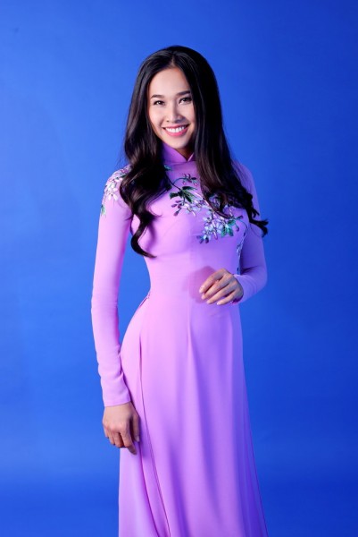 Hoa hậu PNVN Qua ảnh 2006 Dương Mỹ Linh trong áo dài hoa Xoan - tháng 8