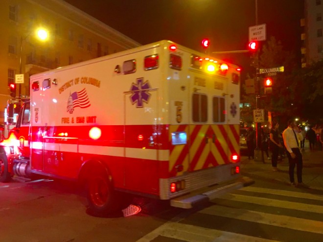 Kênh truyền hình WJLA-TV cũng đăng tải hình ảnh trên mạng Twitter cho thấy nhiều xe cứu thương đang chở các nạn nhân từ hiện trường đến bệnh viện khu vực và có rất nhiều cảnh sát. Có 2 nạn nhân đang trong tình trạng nguy kịch. 