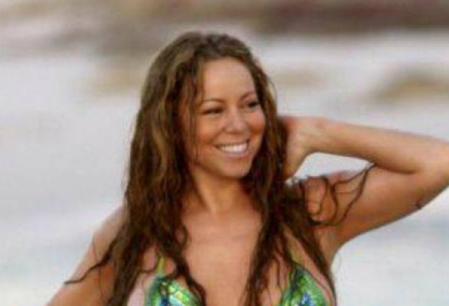 Mariah Carey cũng vậy, mái tóc rối xơ xác cùng gương mặt nhợt nhạt có lẽ là hình ảnh mà cô không muốn nhìn lại nhất về bản thân mình.