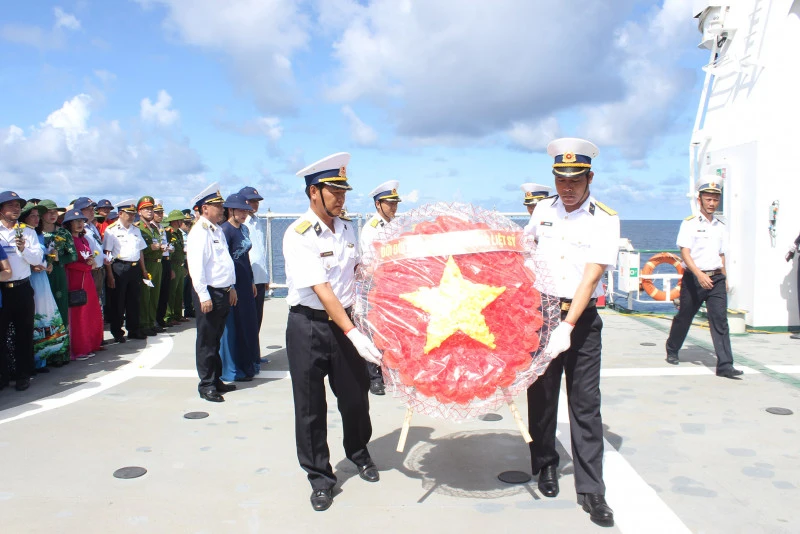Lễ tưởng niệm các anh hùng liệt sĩ hy sinh tại quần đảo Trường Sa.