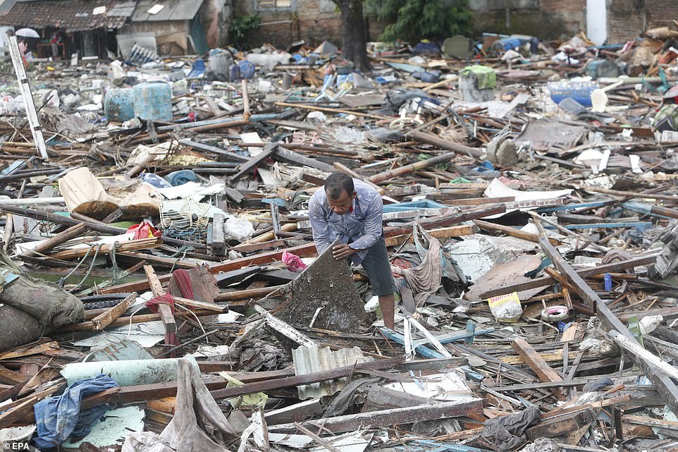 Tổng thống Indonesia Joko Widodo tuyên bố sẽ thay thế hoặc sửa chữa tất cả các thiết bị phát hiện sóng thần. 