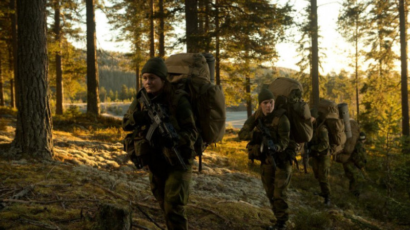Từ những năm 1980, Na Uy là quốc gia đầu tiên cho phép phụ nữ tham gia quân đội và chiến đấu giống hệt nam giới. Đội nữ đặc nhiệm Jegertroppen (Thợ săn) trực thuộc Bộ Tư lệnh đặc nhiệm Na Uy. Ra đời năm 2014, đây là đơn vị biệt kích nữ đầu tiên trên thế giới. Quyết định thành lập xuất phát từ nhu cầu nâng cao hiệu quả thực hiện các chiến dịch quốc tế của Na Uy. 