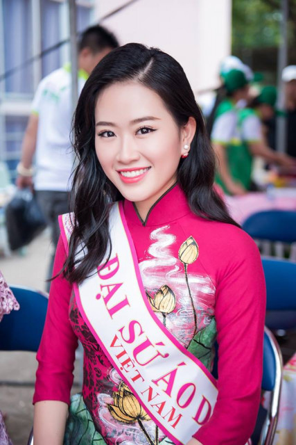 Tròn 1 năm sau khi đăng quang Á khôi 2 của cuộc thi Miss Photo 2017 do Báo PNVN tổ chức, Trần Đình Thạch Thảo ngày càng tỏa sáng. Cô trở thành người mẫu quen thuộc trên sàn catwalk TPHCM, tham gia làm MC cho nhiều chương trình và được mời làm “Đại sứ Áo dài Việt Nam”.