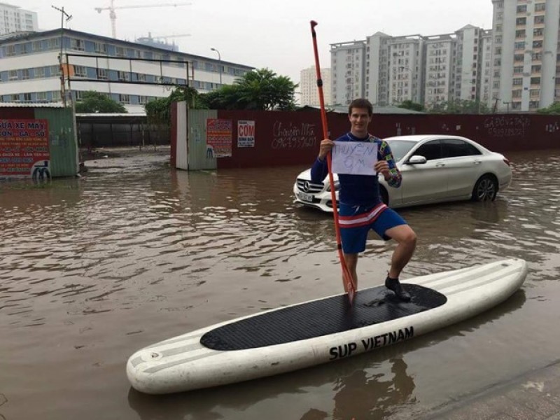 Xe ôm hết thời, dịch vụ thuyền ôm lên ngôi