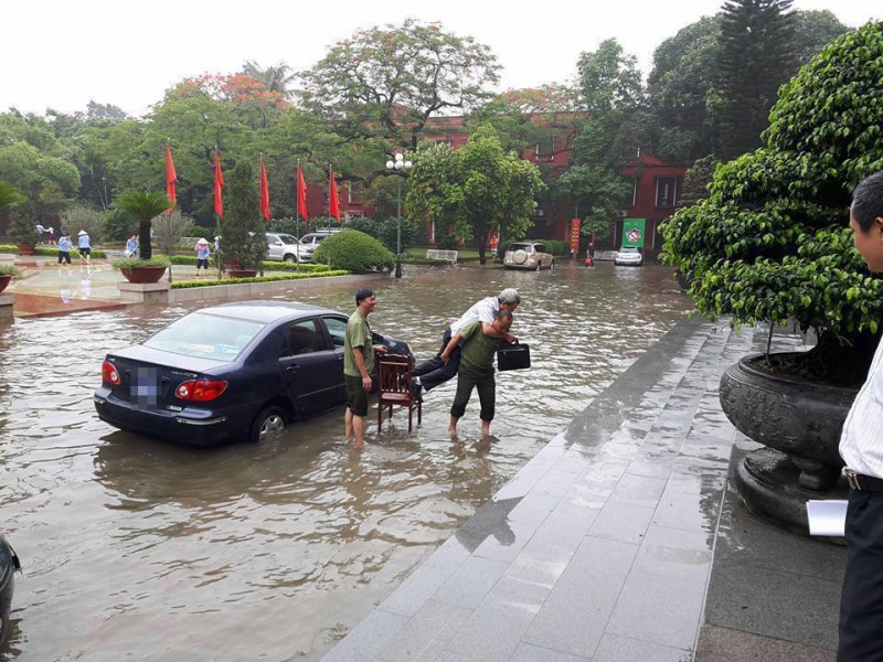 Qua sông chớ phụ 