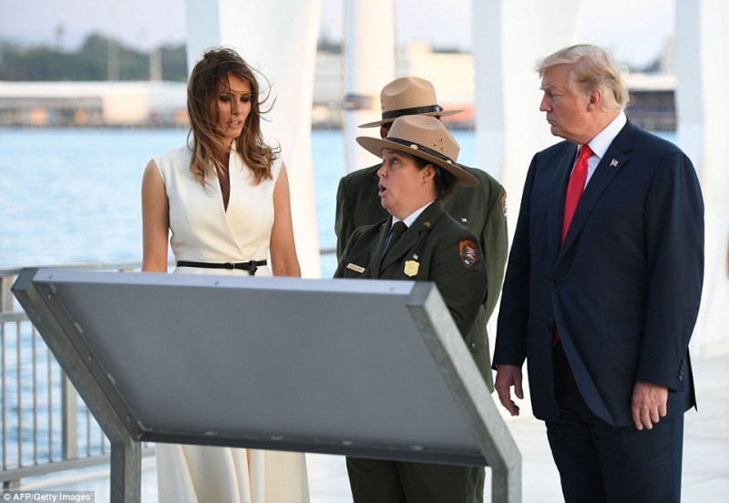 Đây là lần đầu tiên ông Trump tới thăm Trân Châu Cảng. Trước đó, Tổng thống Mỹ cho biết ông 