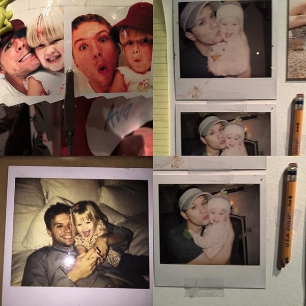 ‘Nào cùng tạo dáng selfie’ – loạt ảnh của 2 cha con diễn viên Ryan Phillippe
