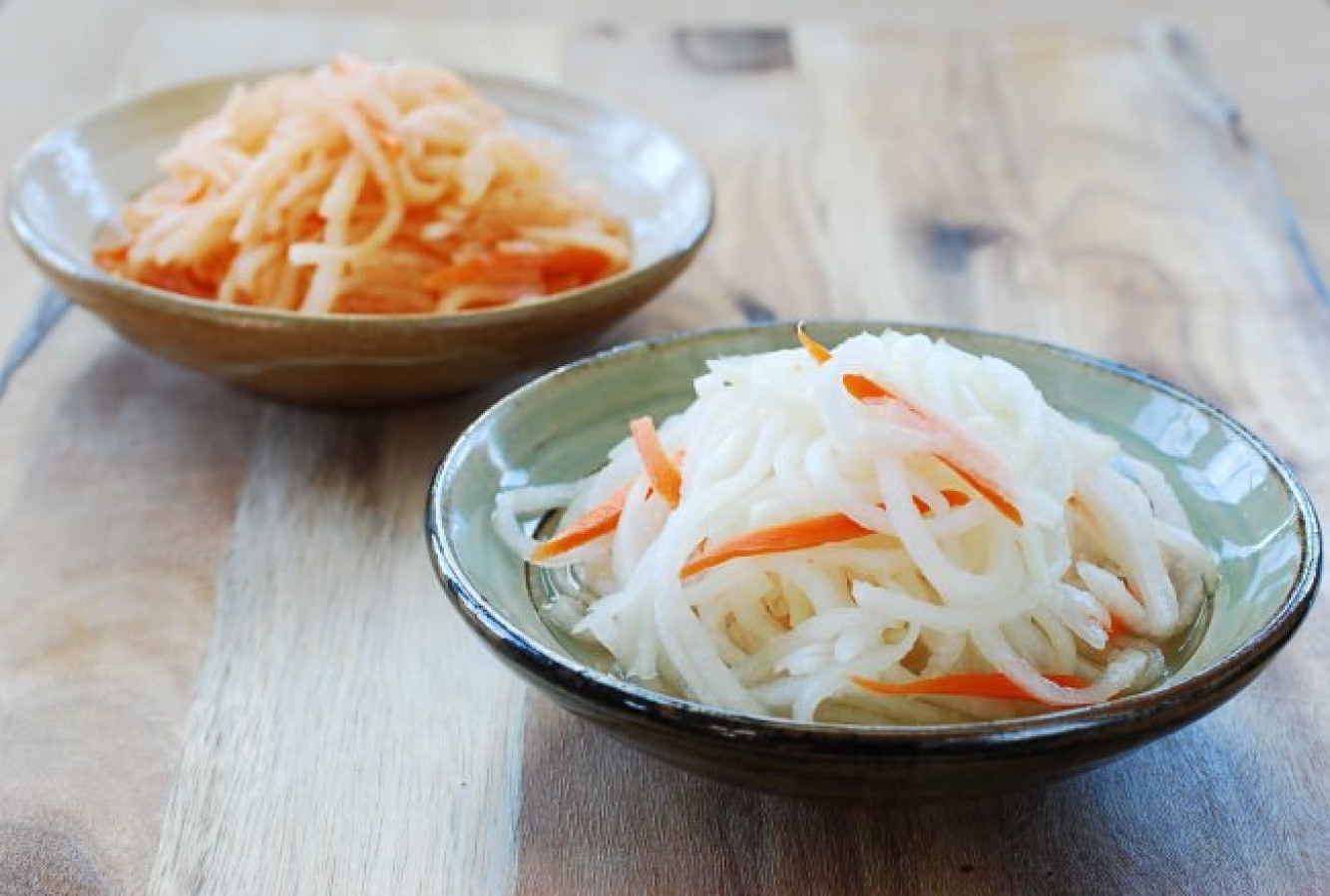 Củ cải muối chua ngọt có thể dùng làm món phụ trong bữa cơm hàng ngày. 