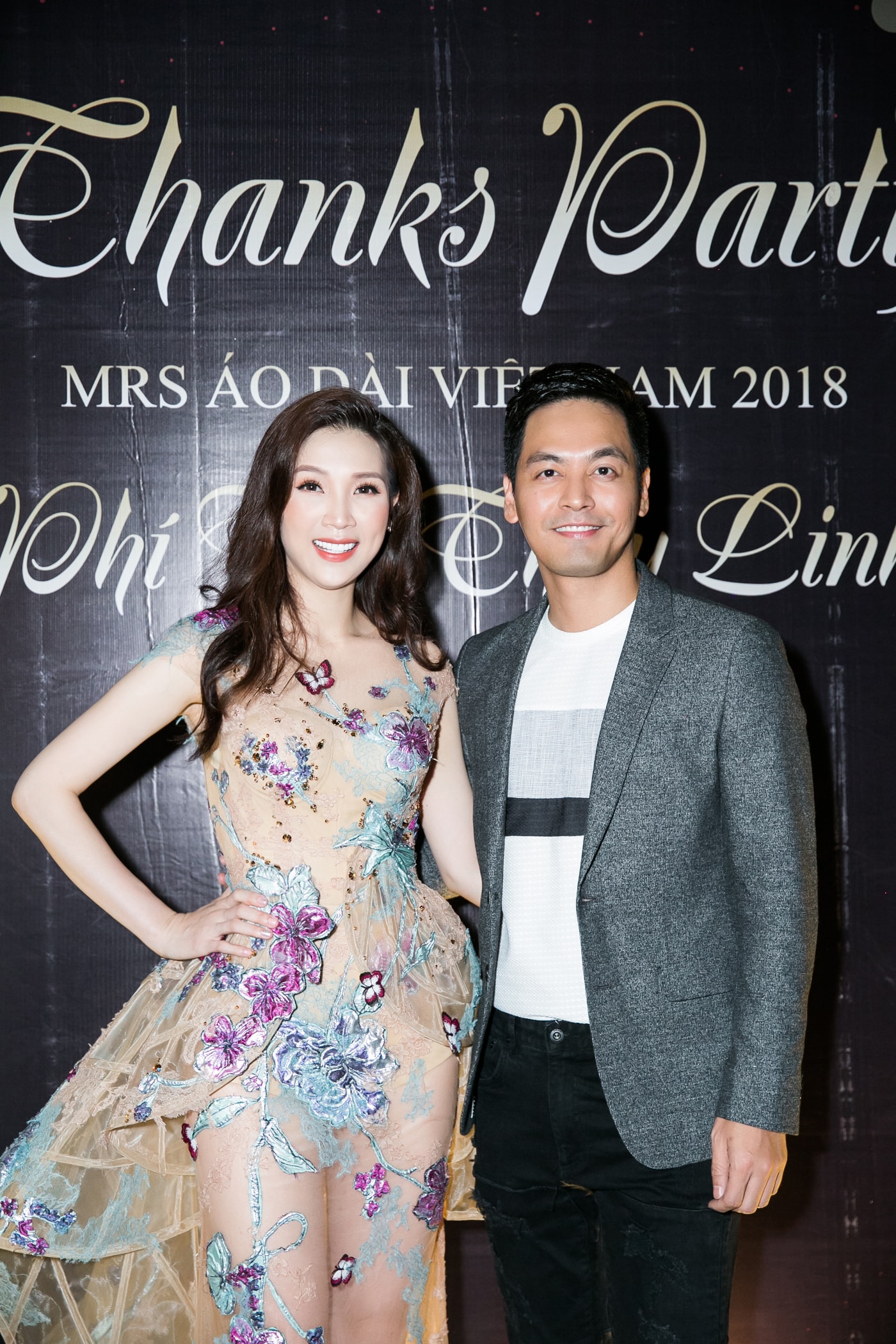 MC Phan Anh đến chúc mừng tân Hoa hậu