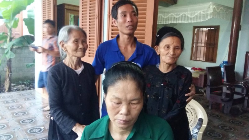 Anh Phan Xuân Phương trở về với người mẹ vì thương nhớ con đã ốm liệt giường mấy năm nay.