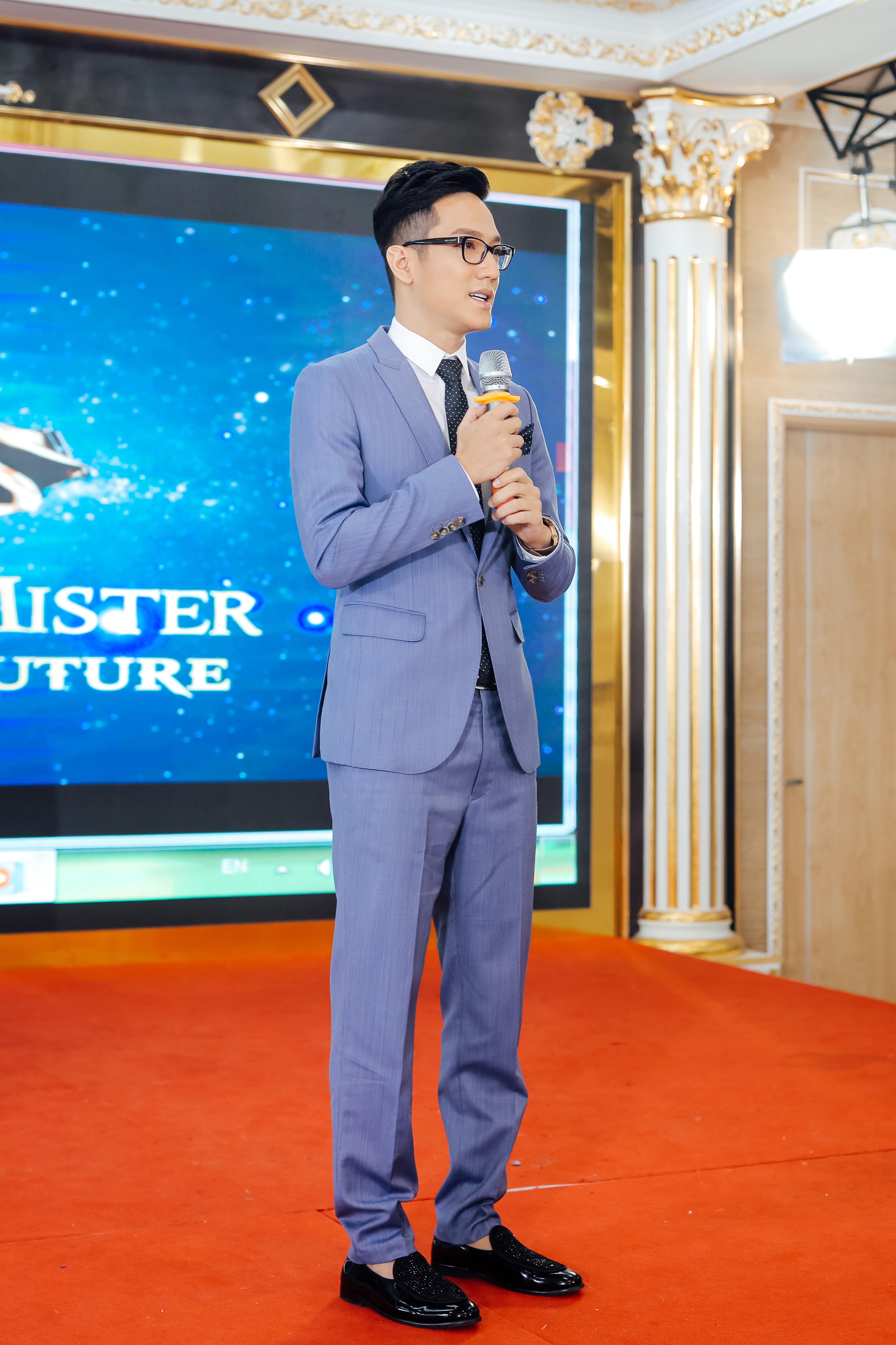 Diễn viên Chí Nhân đảm nhận vai trò host của chương trình Miss and Mister Future