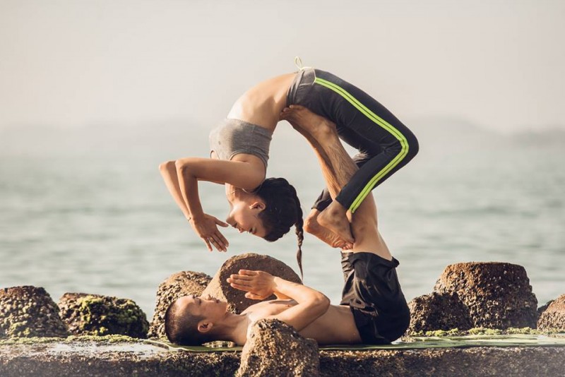 Quan niệm Yoga hình thành cho bản thân một lối sống chứ không chỉ dừng lại chỉ là tập những động tác, đôi bạn trẻ cho biết việc tập Yoga cũng là một cách để họ tăng thêm tình yêu dành cho nhau qua đó bồi đắp hạnh phúc gia đình.