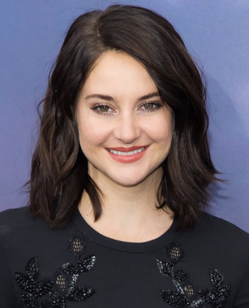 Nữ diễn viên “dị biệt” Shailene Woodley cảm thấy các trang mạng xã hội khiến cô không có đủ thời gian vì nó chiếm quá nhiều thời gian của cô.