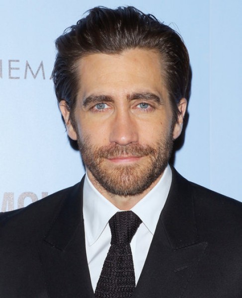 “Hoàng tử Ba Tư” điển trai Jake Gyllenhaal cũng được liệt vào danh sách sao “tẩy chay” mạng xã hội khi anh tiết lộ rằng anh thấy nó là cái gì đó thực sự nghiêm trọng và có chút đáng sợ.