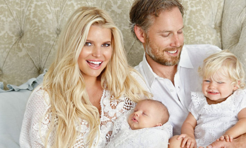 Trong một cuộc phỏng vấn, Jessica Simpson từng thừa nhận rằng, cô không thích đánh răng mỗi ngày bởi cô ghét cảm giác lông bàn chải cọ xát vào răng. Vì lẽ đó mà người đẹp chỉ đánh răng 3 lần mỗi tuần mà thôi.