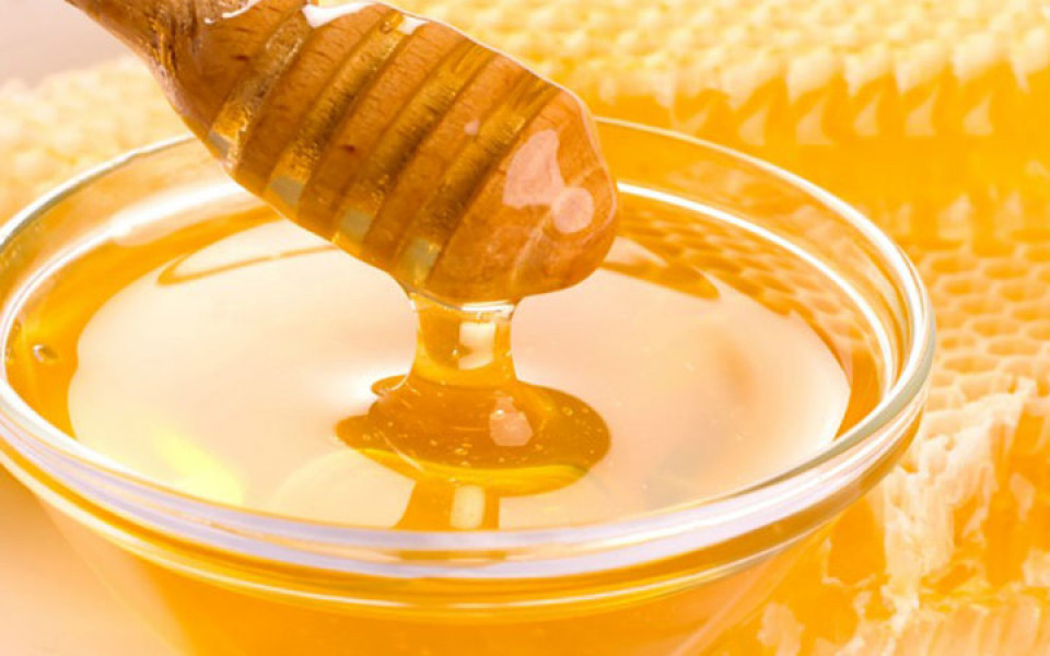 Mật ong tốt cho hệ tiêu hóa và cũng tăng cường hệ miễn dịch, mật ong là một trong những loại kháng sinh tự nhiên hiệu quả.
