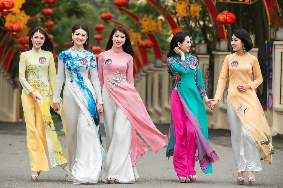 Trước đêm Chung kết, áo dài Lasen Vũ cũng đã đồng hành với các thí sinh Người đẹp Kinh Bắc 2019 trong khuôn khổ các hoạt động của cuộc thi.
