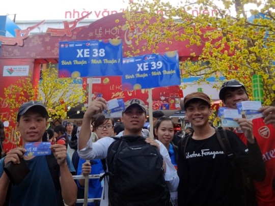 Tặng 5.000 vé xe cho sinh viên về quê đón Tết