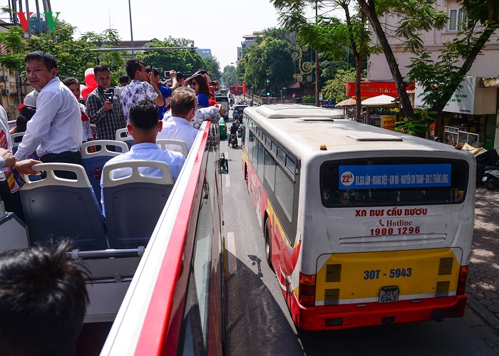 Như vậy, đây là mẫu xe buýt thứ 2 được Hà Nội đưa vào sử dụng, sau mẫu xe buýt thương mại chở khách thông thường.